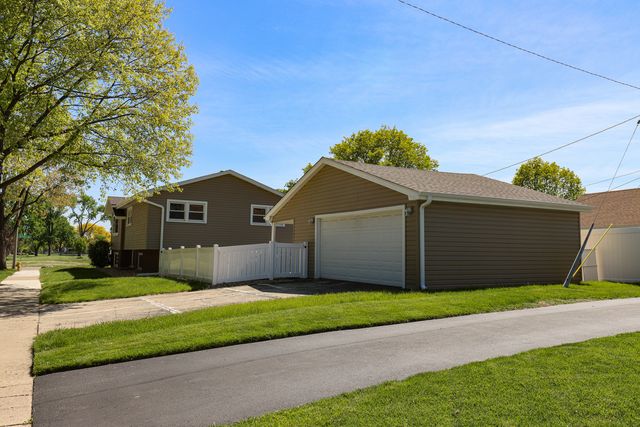 500 N Westwood Avenue, Lombard, IL 60148