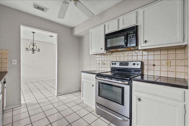 2823 Forest Point Drive, League City, TX 77573