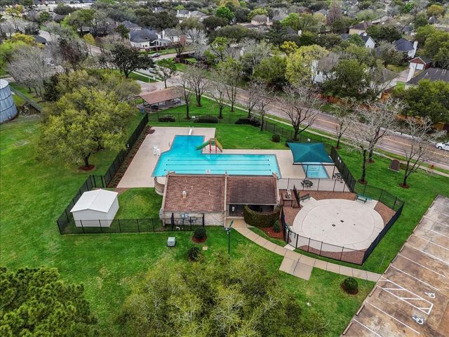 2823 Forest Point Drive, League City, TX 77573