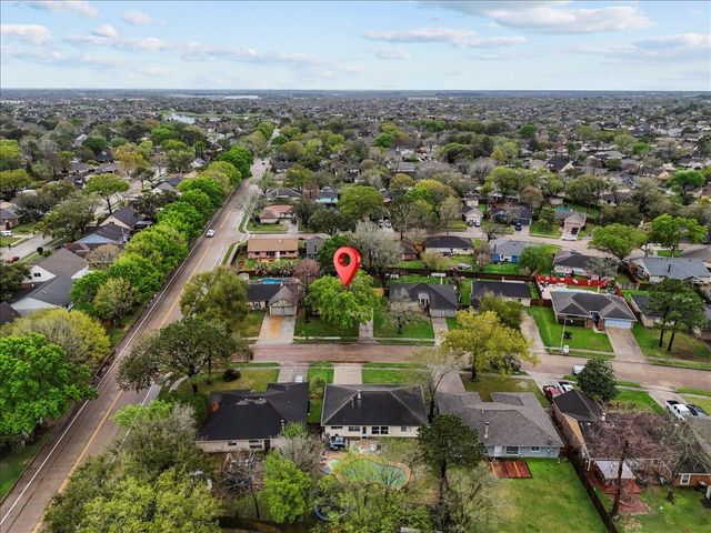 2823 Forest Point Drive, League City, TX 77573