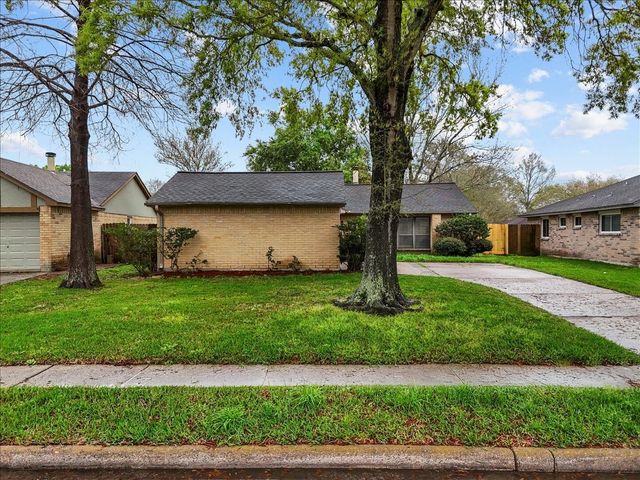 2823 Forest Point Drive, League City, TX 77573