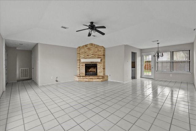 2823 Forest Point Drive, League City, TX 77573