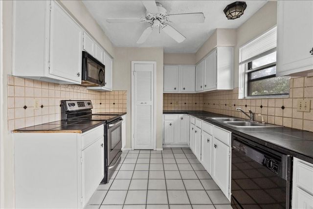 2823 Forest Point Drive, League City, TX 77573