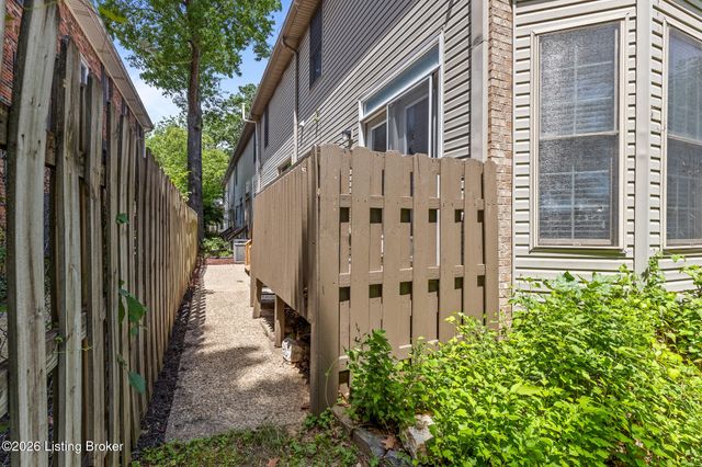 7516 Norbourne Ave, Louisville, KY 40222