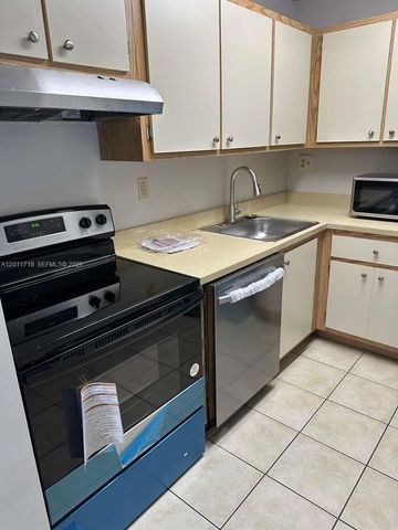 7160 NW 179th St 309, Hialeah, FL 33015