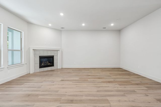 452 Waters Edge Drive 824, Hickory Creek, TX 75065
