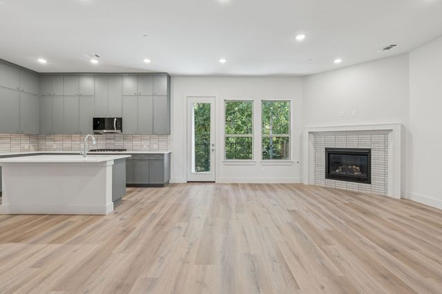 452 Waters Edge Drive 824, Hickory Creek, TX 75065