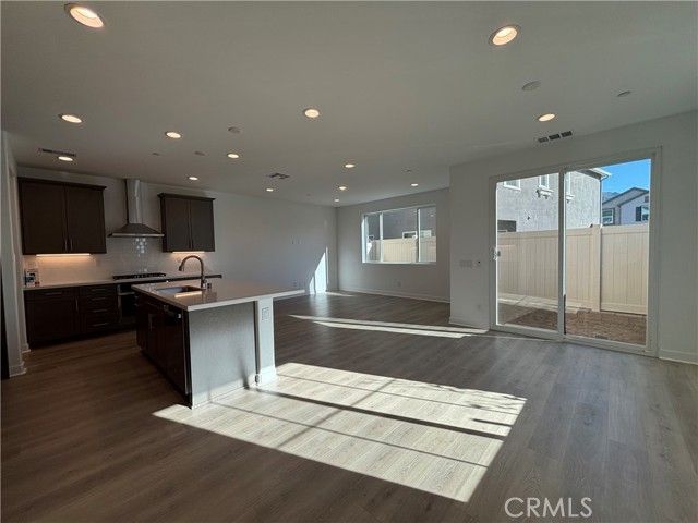 413 Checkerbloom Lane, Santa Paula, CA 93060