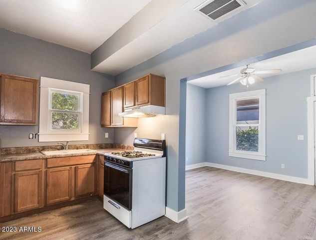 139 N 11th Avenue A, Phoenix, AZ 85007