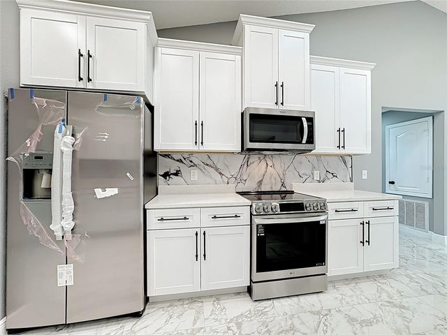 697 WINDING LAKE DRIVE, Clermont, FL 34711