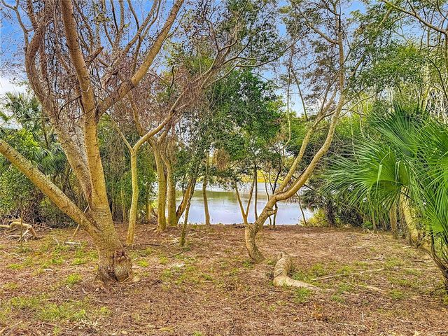 697 WINDING LAKE DRIVE, Clermont, FL 34711