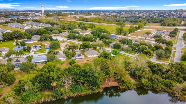 697 WINDING LAKE DRIVE, Clermont, FL 34711