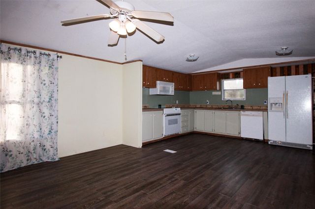 140 Harmony Drive, Livingston, TX 77351