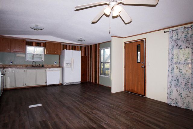 140 Harmony Drive, Livingston, TX 77351