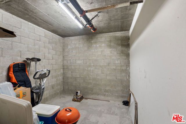 1401 S St Andrews Place 201, Los Angeles, CA 90019