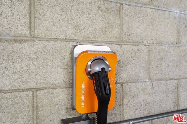 1401 S St Andrews Place 201, Los Angeles, CA 90019