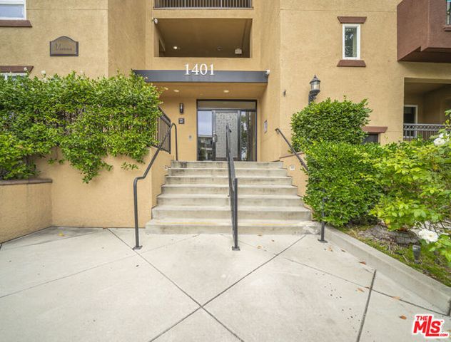 1401 S St Andrews Place 201, Los Angeles, CA 90019