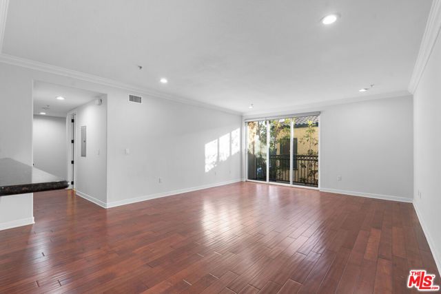 1401 S St Andrews Place 201, Los Angeles, CA 90019