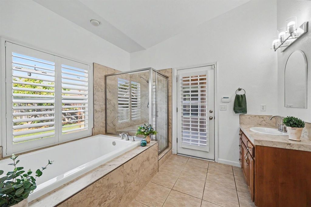 Image 20 of property listing at 2890 E Jon Drive, Fresno, CA 93720
