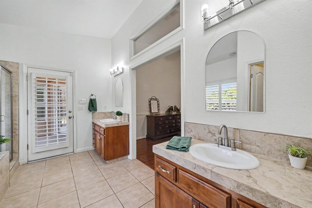 Image 22 of property listing at 2890 E Jon Drive, Fresno, CA 93720