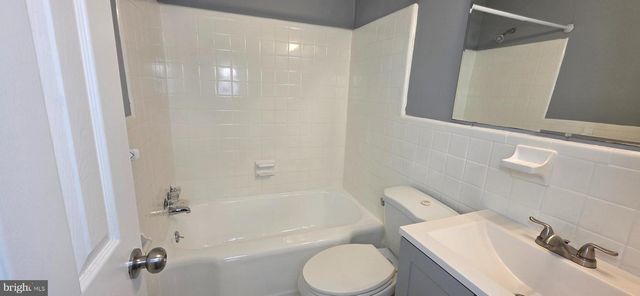 1220 16TH ST NE, Washington, DC 20002