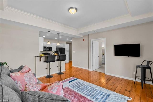 605 W Market Street 316, Greensboro, NC 27401