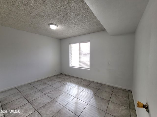 3812 W BARBARA Avenue, Phoenix, AZ 85051