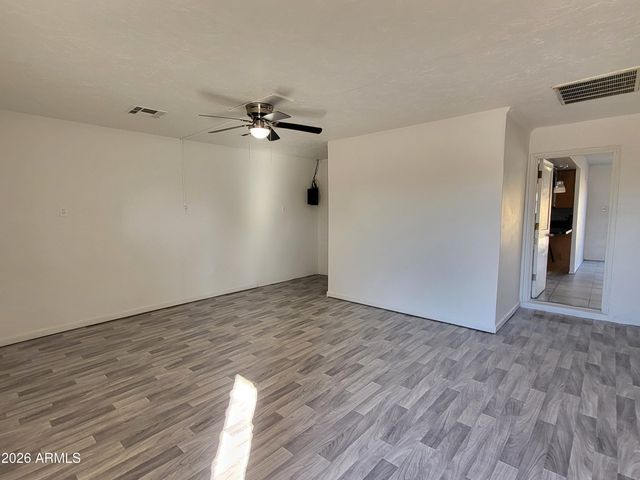 3812 W BARBARA Avenue, Phoenix, AZ 85051