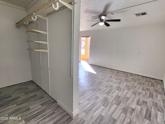 3812 W BARBARA Avenue, Phoenix, AZ 85051