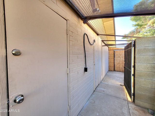 3812 W BARBARA Avenue, Phoenix, AZ 85051