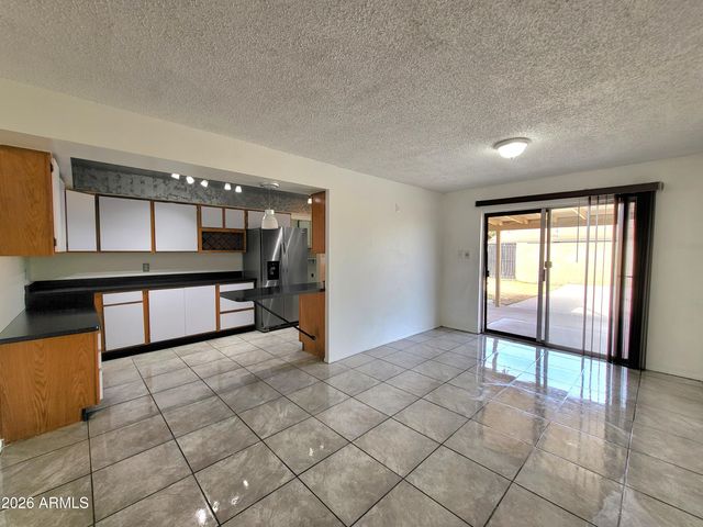 3812 W BARBARA Avenue, Phoenix, AZ 85051