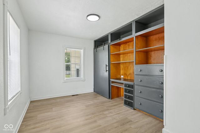5670 W Mooresville Road, Indianapolis, IN 46221