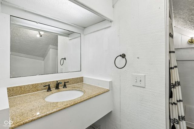 5670 W Mooresville Road, Indianapolis, IN 46221