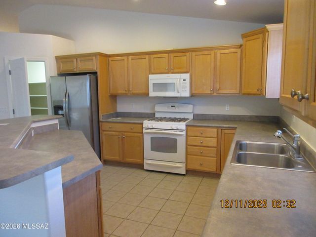 10564 E Carolina Willow Lane, Tucson, AZ 85747