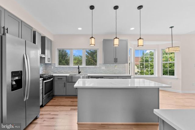 11405 CROWNWOOD LN, Rockville, MD 20850