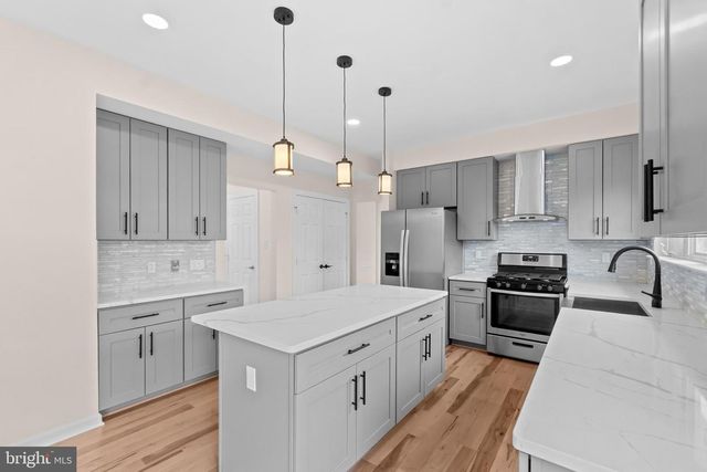 11405 CROWNWOOD LN, Rockville, MD 20850