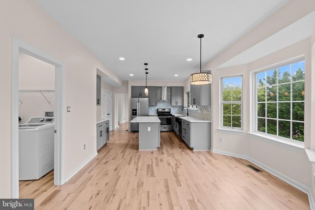 11405 CROWNWOOD LN, Rockville, MD 20850