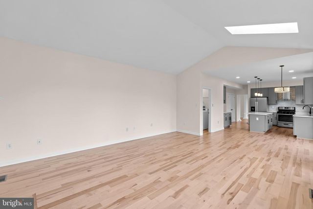 11405 CROWNWOOD LN, Rockville, MD 20850