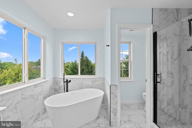 11405 CROWNWOOD LN, Rockville, MD 20850