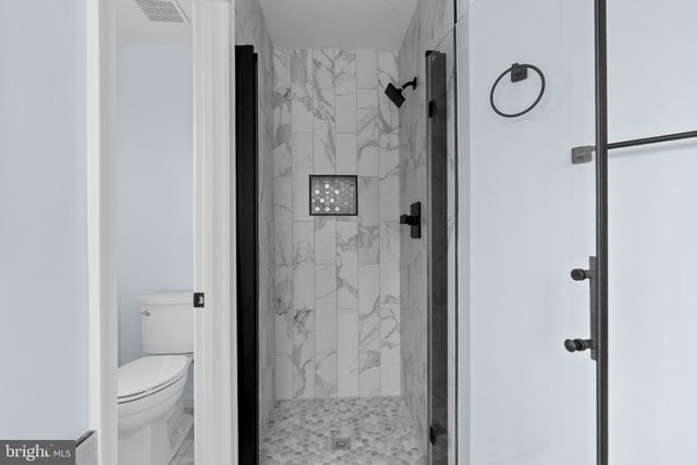 11405 CROWNWOOD LN, Rockville, MD 20850