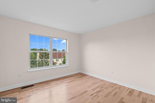 11405 CROWNWOOD LN, Rockville, MD 20850