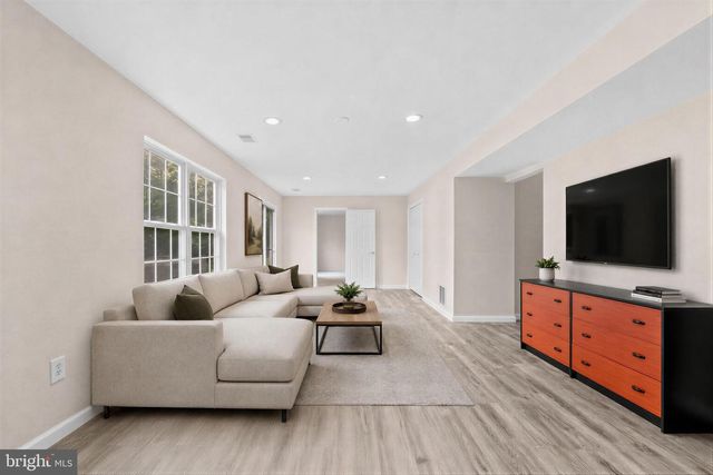 11405 CROWNWOOD LN, Rockville, MD 20850