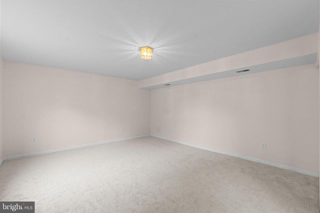 11405 CROWNWOOD LN, Rockville, MD 20850