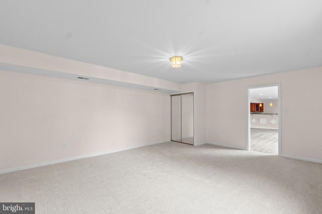 11405 CROWNWOOD LN, Rockville, MD 20850