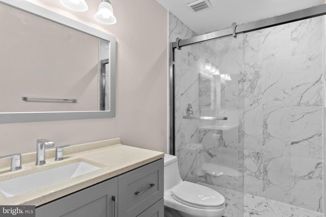 11405 CROWNWOOD LN, Rockville, MD 20850