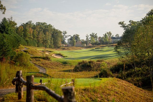 149 Hickory Way, Blue Ridge, GA 30513