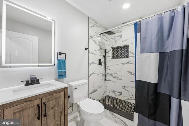 2 GINA DR, Middletown, DE 19709