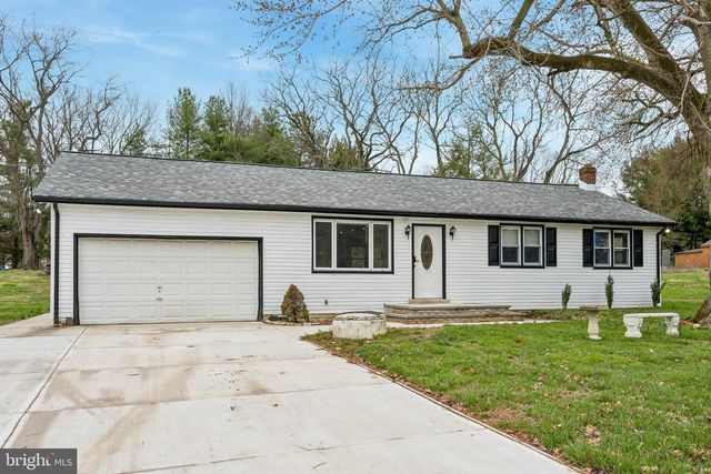 2 GINA DR, Middletown, DE 19709