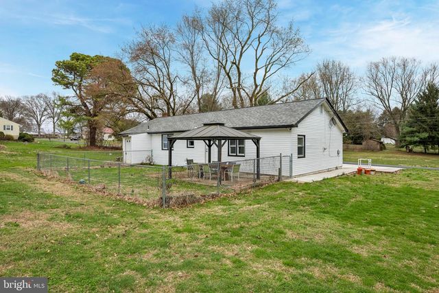 2 GINA DR, Middletown, DE 19709