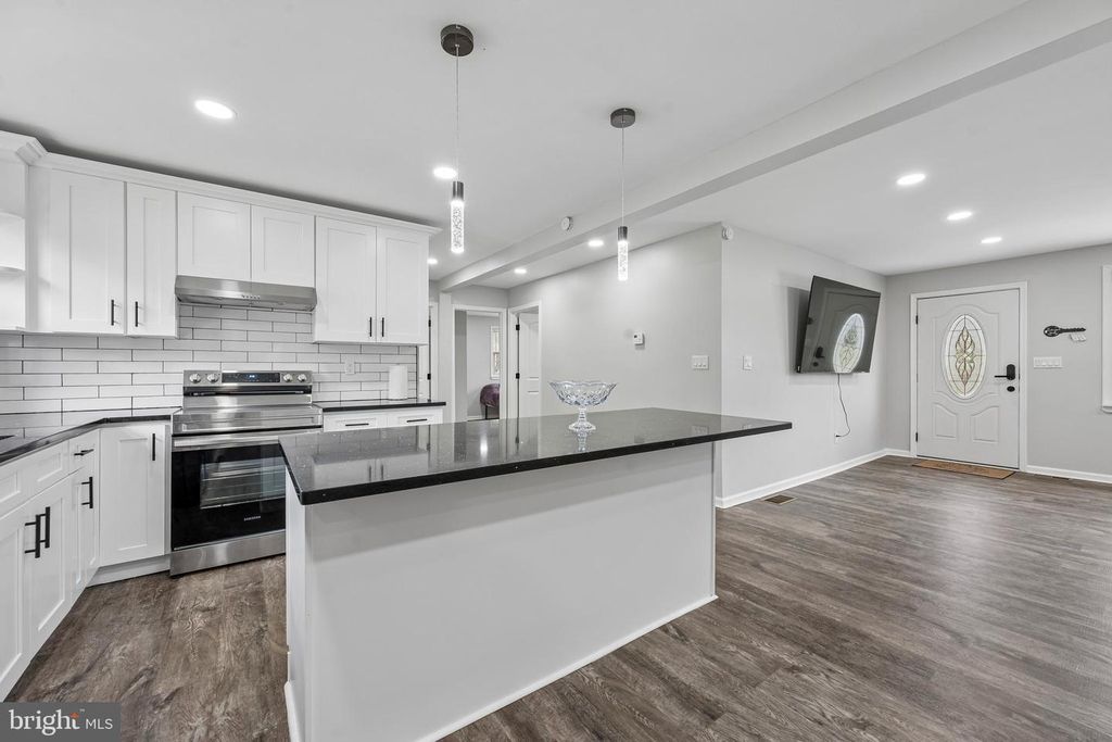 2 GINA DR, Middletown, DE 19709